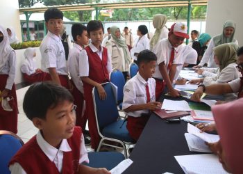 Cek Kesehatan Gratis di Sekolah Mulai Hari Ini Target 53,8 Juta Pelajar
