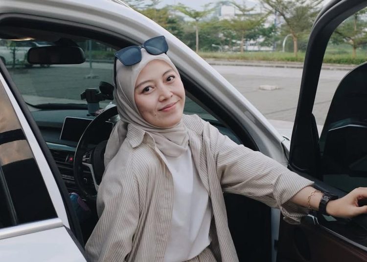 Kisah Sukses Yisti Yisnika Dari Jastip Menjadi Pelopor Fashion Indonesia