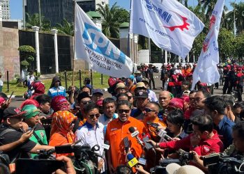 Demo Buruh di Depan Istana Tiba-Tiba Dibatalkan
