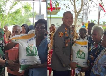 HUT ke-80 RI, BULOG Salurkan Bantuan Pangan dan Gelar GPM di Papua