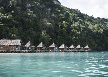 Media Asing Soroti Pantai Indah di RI yang Terabaikan karena Bali