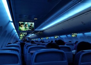 Penumpang Harus Tahu Etika Saat Merebahkan Kursi Pesawat