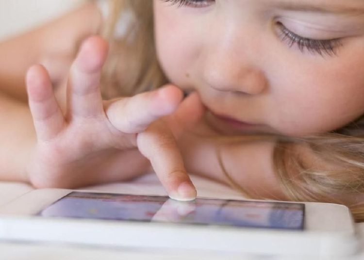 Medsos Wajib Verifikasi Usia Pengguna untuk Lindungi Anak