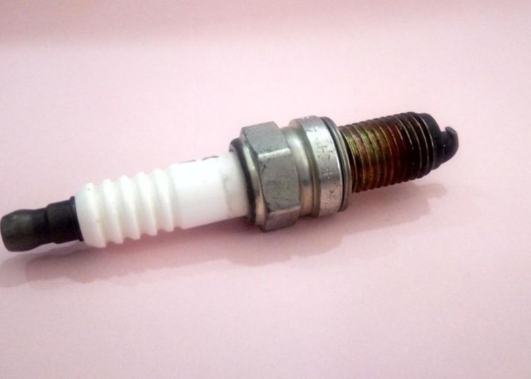 Panduan Menghilangkan Kerak pada Elektroda Busi Motor