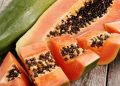 7 Manfaat Biji Pepaya untuk Kesehatan dan Menurunkan Berat Badan