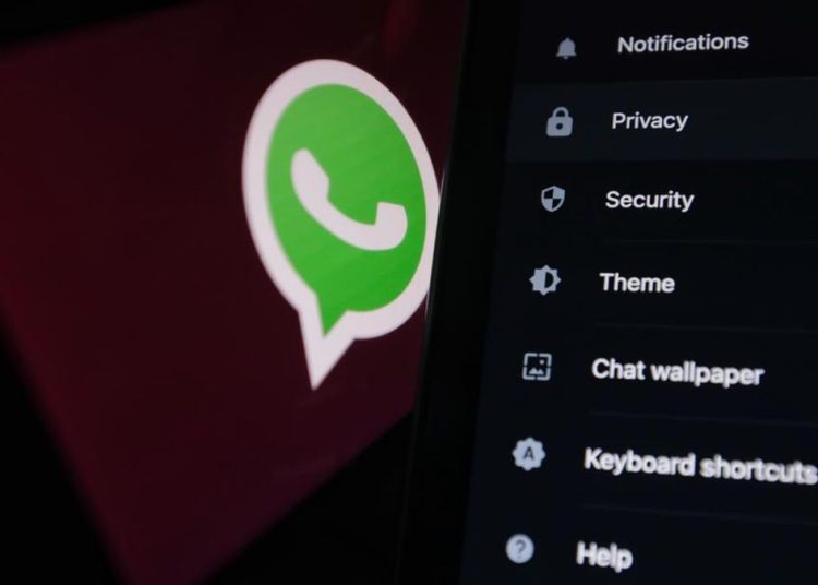 Cara Membuat Stiker Bergerak untuk WhatsApp Tanpa Aplikasi Tambahan