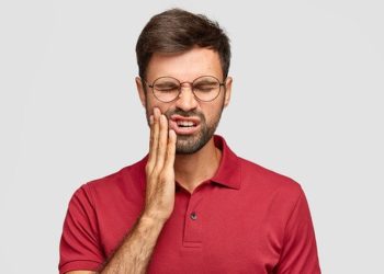 Gusi Berdarah dan Gigi Tanggal, Waspadai Penyakit Gusi yang Mengancam