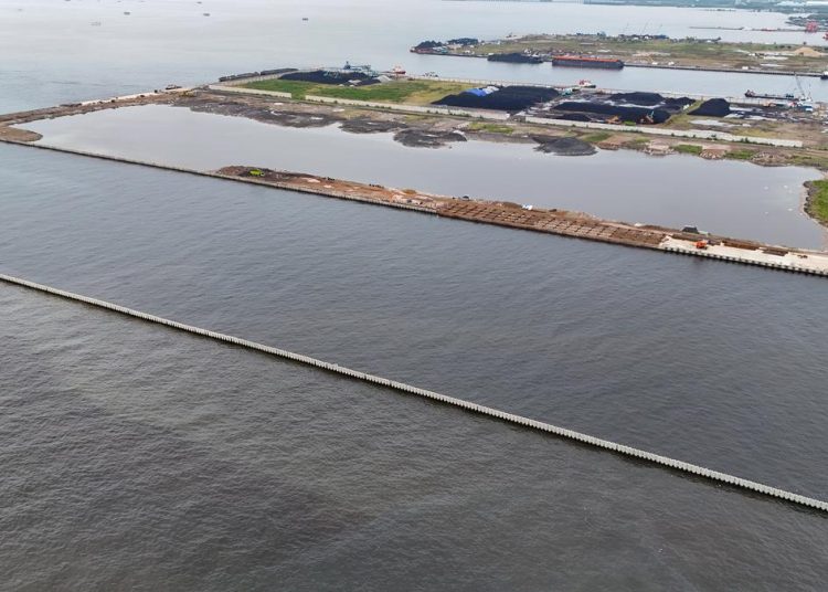 Izin KKP Tanggul Beton di Cilincing Bikin Kesulitan bagi Nelayan