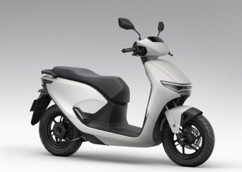 Diskon Besar Meningkatkan Penjualan Motor Listrik CUV e yang Laris