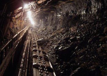 Perusahaan Memaksa Pekerja Keruk Bumi, 437 Buruh Terperangkap Hidup-Hidup