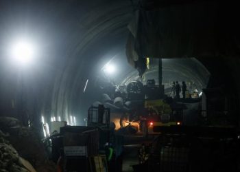 Batu Raksasa 770000 Ton Terkubur di Tambang Emas, 33 Buruh Terjebak Selama 69 Hari