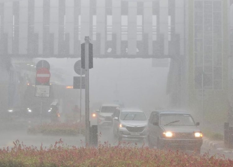 Hujan Lebat Diperkirakan Mulai Sore Hingga Malam Selama Sepekan ke Depan