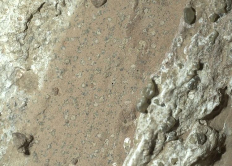 Tanda Kehidupan Paling Jelas di Mars Ditemukan oleh NASA dan Ini Buktinya