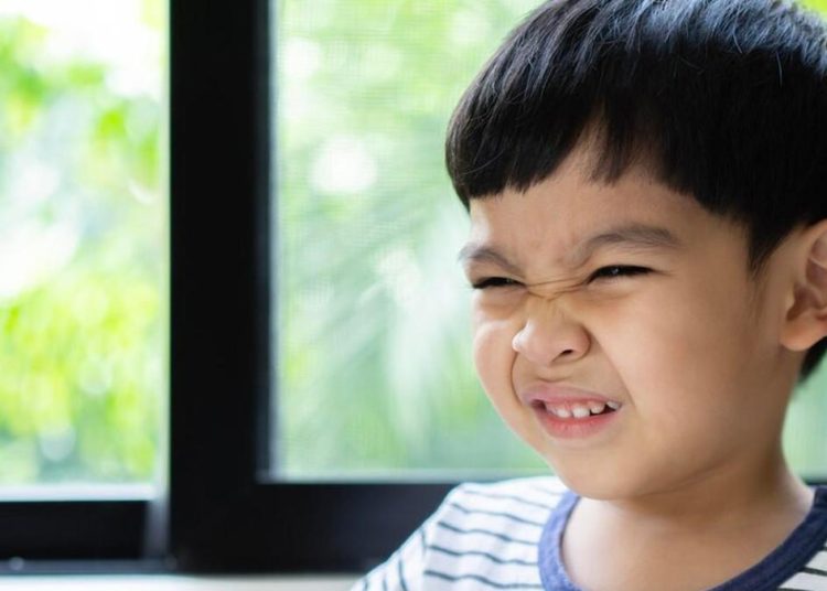 Ciri-Ciri Anak dengan Mata Minus yang Sering Tidak Disadari Orangtua