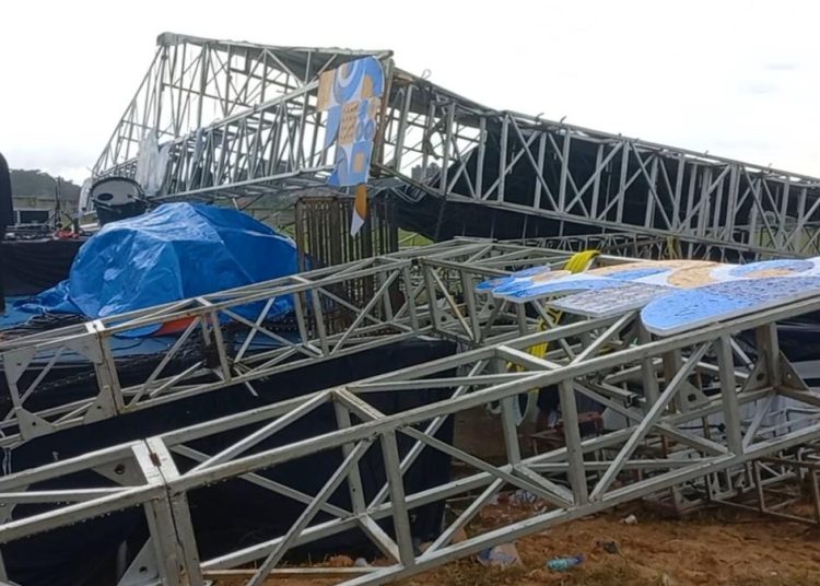 Panggung Expo Gunungsindur Ambruk Akibat Angin Kencang, 2 Orang Terluka dan 5 Motor Rusak