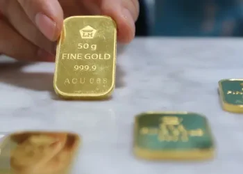 Harga Emas Global Turun dari Puncak Tertinggi dan Penyebabnya