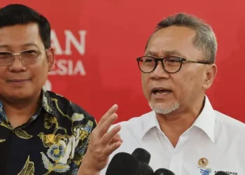 Survei Poltracking: Zulkifli Hasan Masuk Sepuluh Menteri dengan Kinerja Terbaik