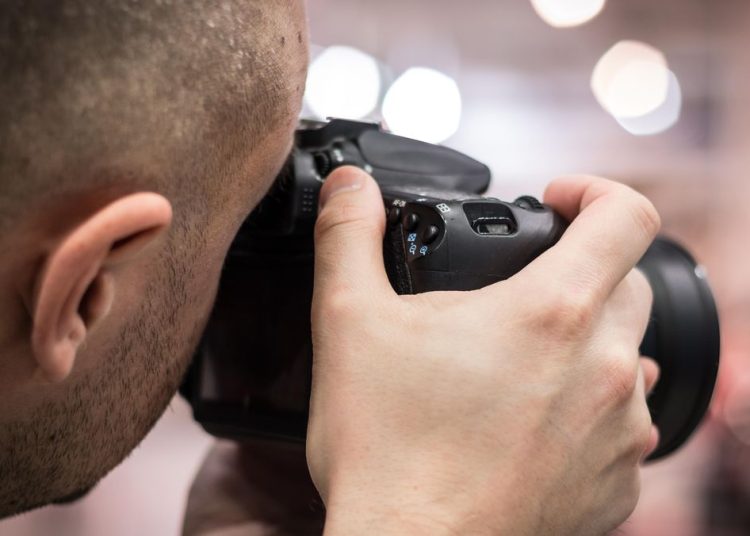 Respons Jual Foto di Aplikasi Bikin Resah dan Undang Asosiasi