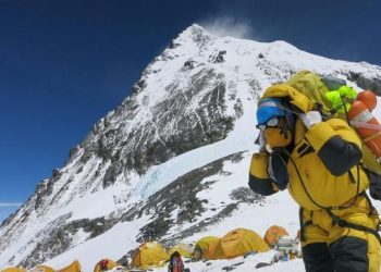 500 Pendaki Terjebak di Gunung Everest Akibat Cuaca Ekstrem
