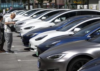 China Kurangi Rem, Aturan Ekspor Mobil Listrik Diterapkan Sejak 2026