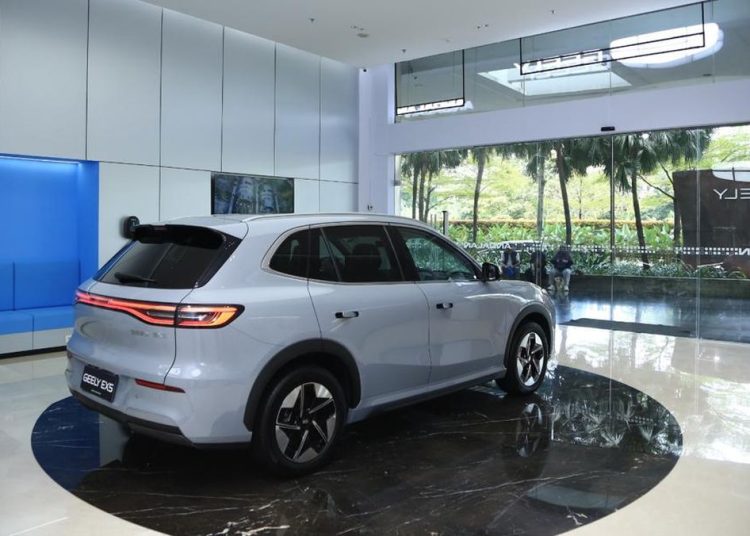 Jaringan Konsumen Langsung di Pusat Perbelanjaan oleh Geely