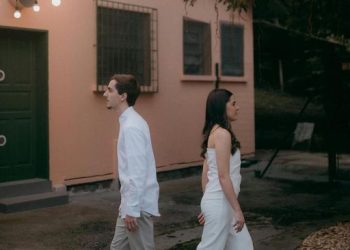 Perempuan Lebih Memilih Sendiri Daripada Berbeda Pandangan Politik