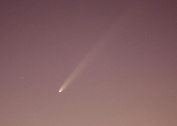 Dua Komet Melintasi Bumi Bulan Ini, Ketahui Cara Melihatnya