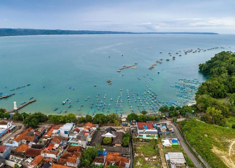 Ratusan Wisatawan Telantar di Pangandaran Usai Membayar Liburan