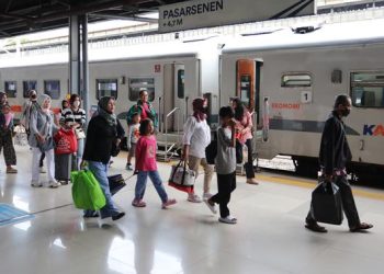 Event Lari MAIR 2025 dan 5 Kereta Api Berhenti di Stasiun Jatinegara 7 Desember