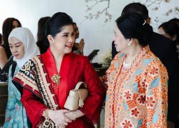 6 Potret Terbaru Annisa Pohan dengan Busana Longgar yang Elegan dan Berwibawa