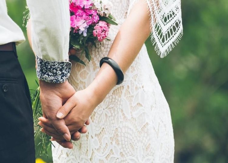 Pernikahan Mewah di Surabaya, MLTR sebagai Bintang Tamu