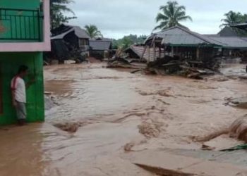 Banjir Bandang Hancurkan Ribuan Rumah, Pengantin Baru Jadi Korban