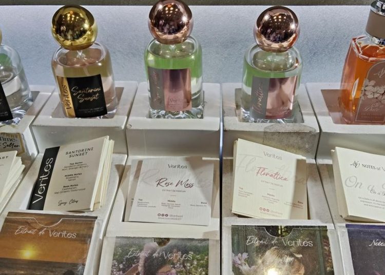 Rekomendasi 5 Parfum Lokal 2025 yang Wangi Sepanjang Hari