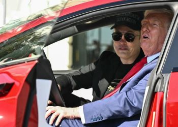 Trump Permudah Produksi Mobil Bensin di AS Meski Mengabaikan Mobil Listrik