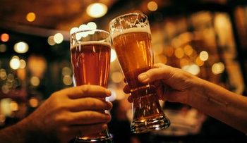 6 Jenis Minuman Pemicu Kanker Usus yang Harus Dihindari Secara Berlebihan