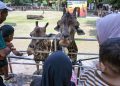 Kebun Binatang Surabaya Dipadati Warga Menyambut Libur Nataru