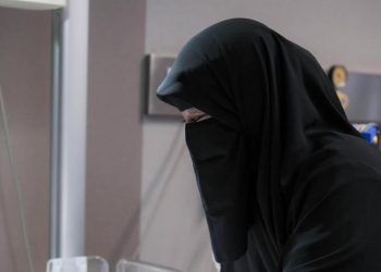 Antusiasme Umi Pipik Menyambut Cucu Pertama Dengan Menyiapkan Koper Baju Sebelum Lahir