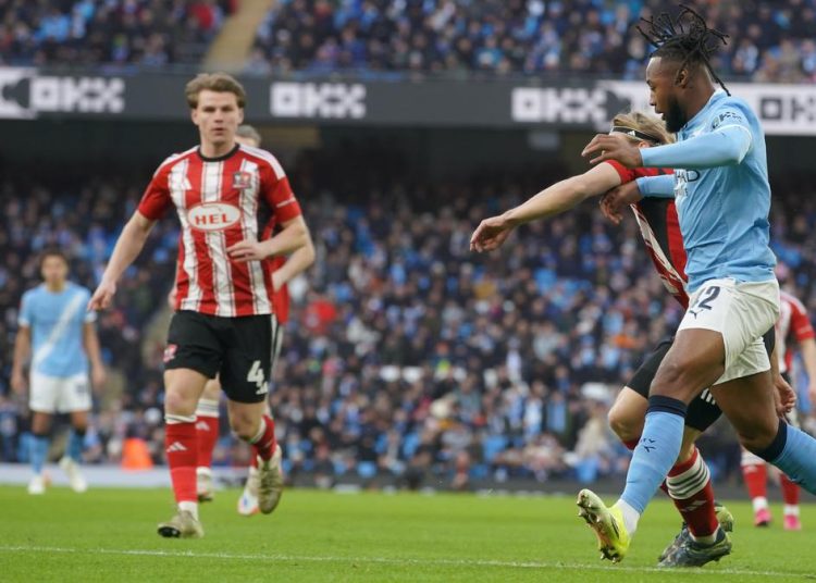 Semenyo Cetak Gol di Debut, Guardiola Bawa Tim Menang 10-1