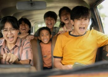 Drama Panti Asuhan dan Film Aksi di Desa