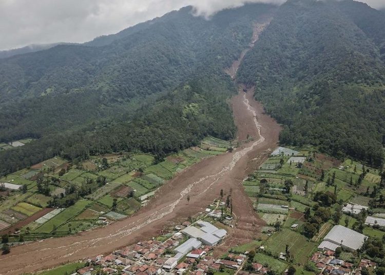 Penyebab Longsor di Cisarua Terungkap oleh Badan Geologi