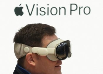 Produksi Apple Vision Pro Dikurangi Akibat Penjualan Lesu