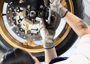 Dukungan Kemenhub untuk Penggunaan Rem Motor ABS demi Keselamatan Berkendara